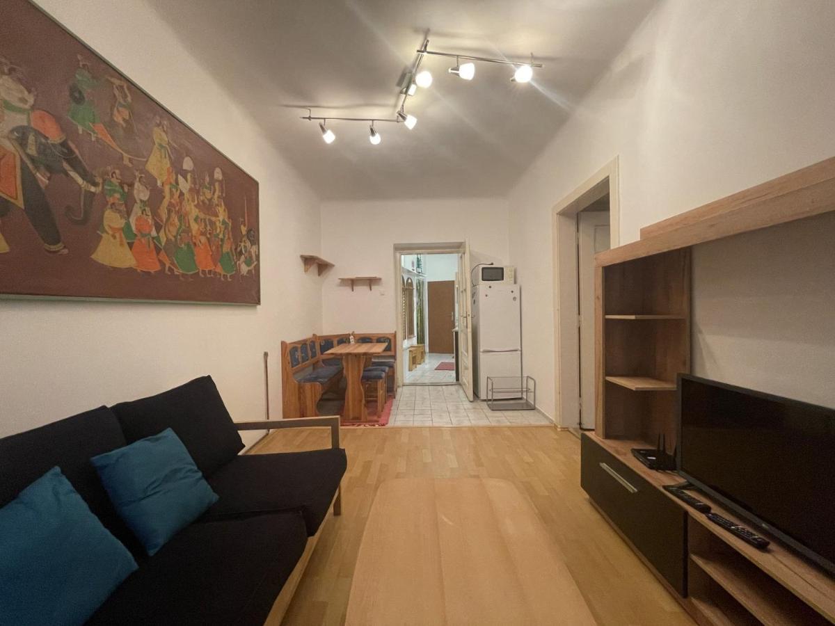 Orient Express Istanbul By Zazi Apartment บราติสลาวา ภายนอก รูปภาพ