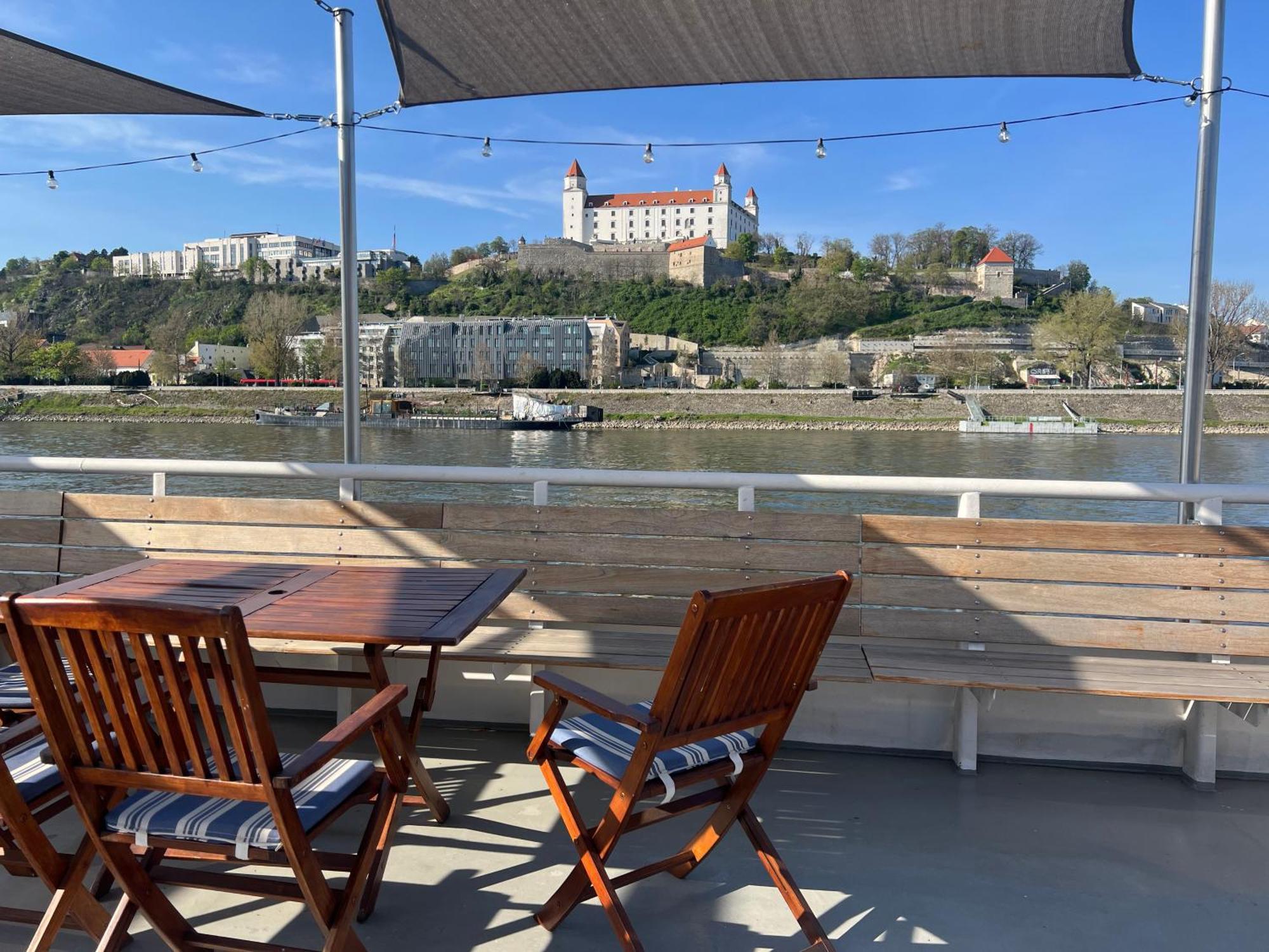 Orient Express Istanbul By Zazi Apartment บราติสลาวา ภายนอก รูปภาพ